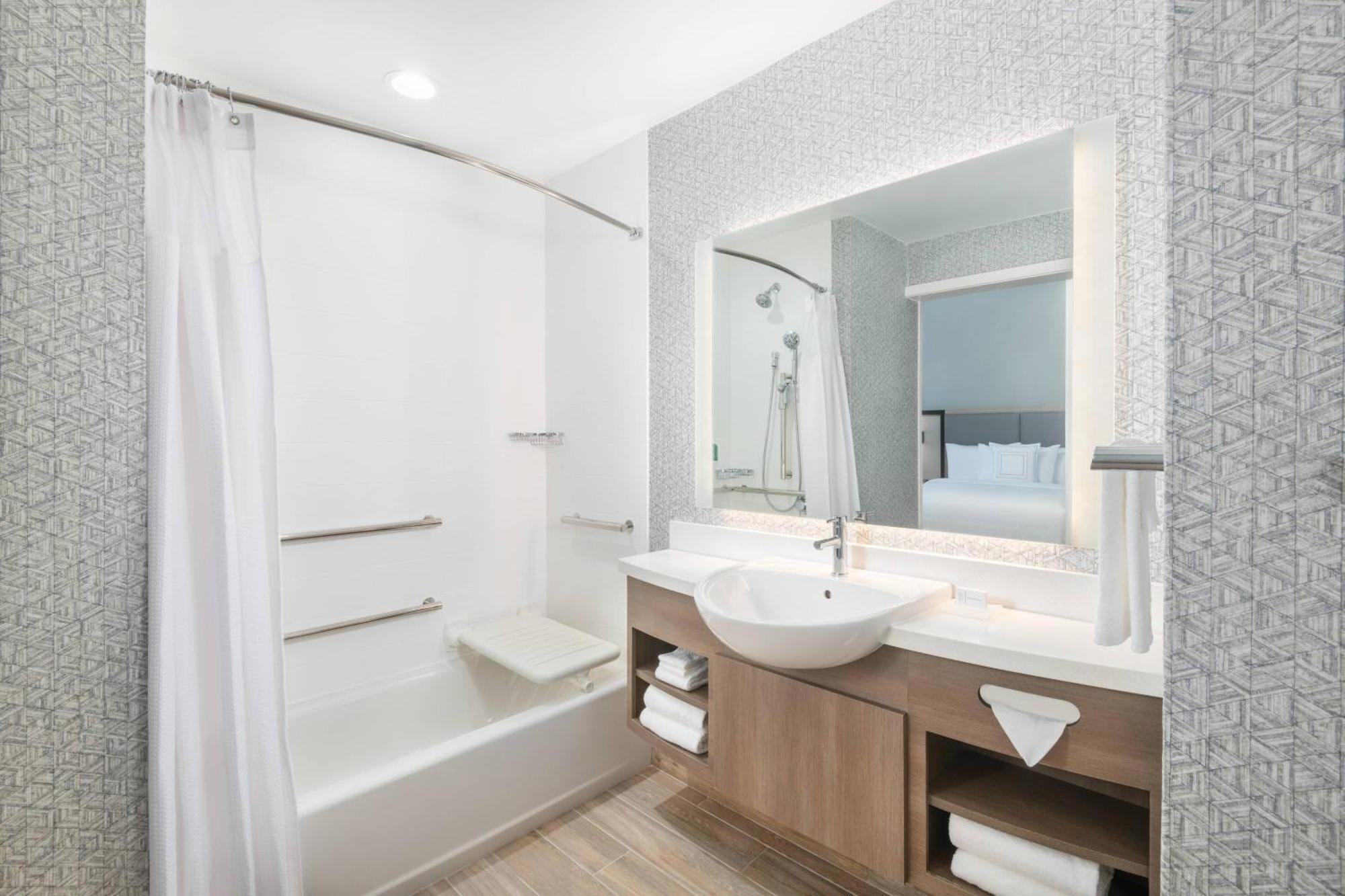 Hotel Springhill By Marriott Beachfront